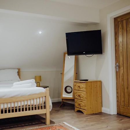 Betty'S Loft Apartment Lisburn Bagian luar foto
