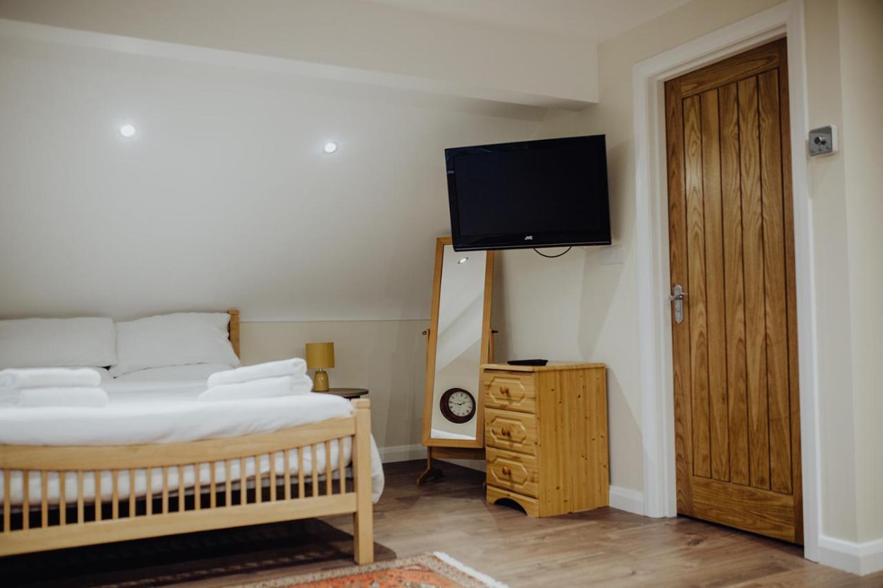 Betty'S Loft Apartment Lisburn Bagian luar foto