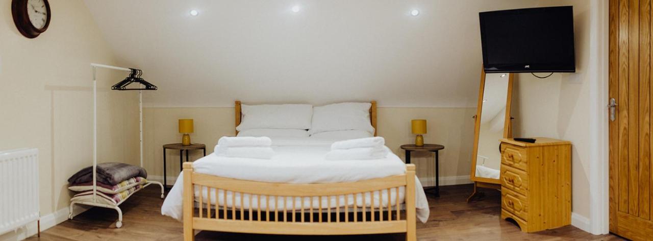 Betty'S Loft Apartment Lisburn Bagian luar foto