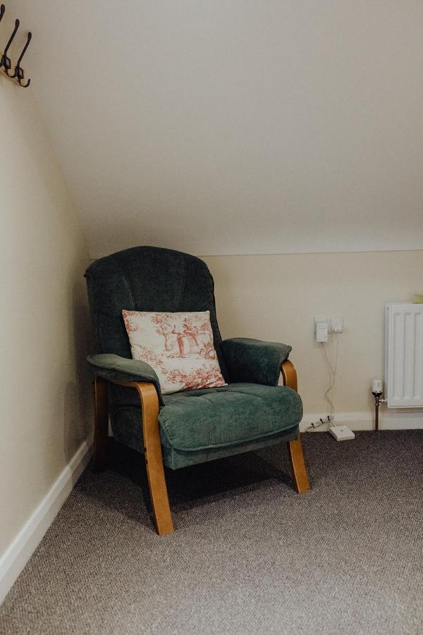Betty'S Loft Apartment Lisburn Bagian luar foto