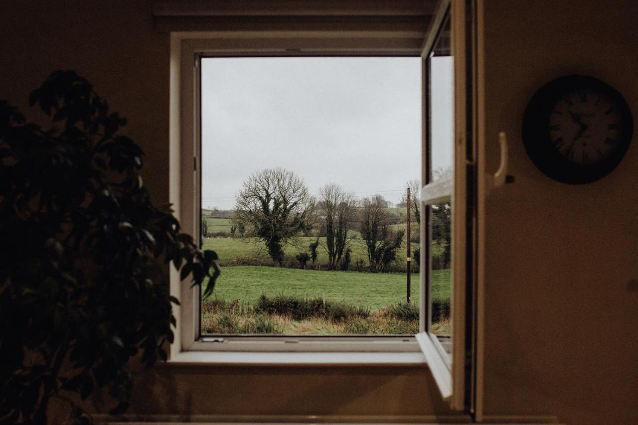 Betty'S Loft Apartment Lisburn Bagian luar foto