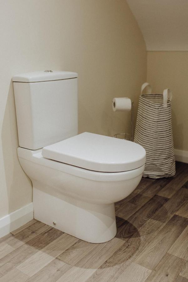 Betty'S Loft Apartment Lisburn Bagian luar foto